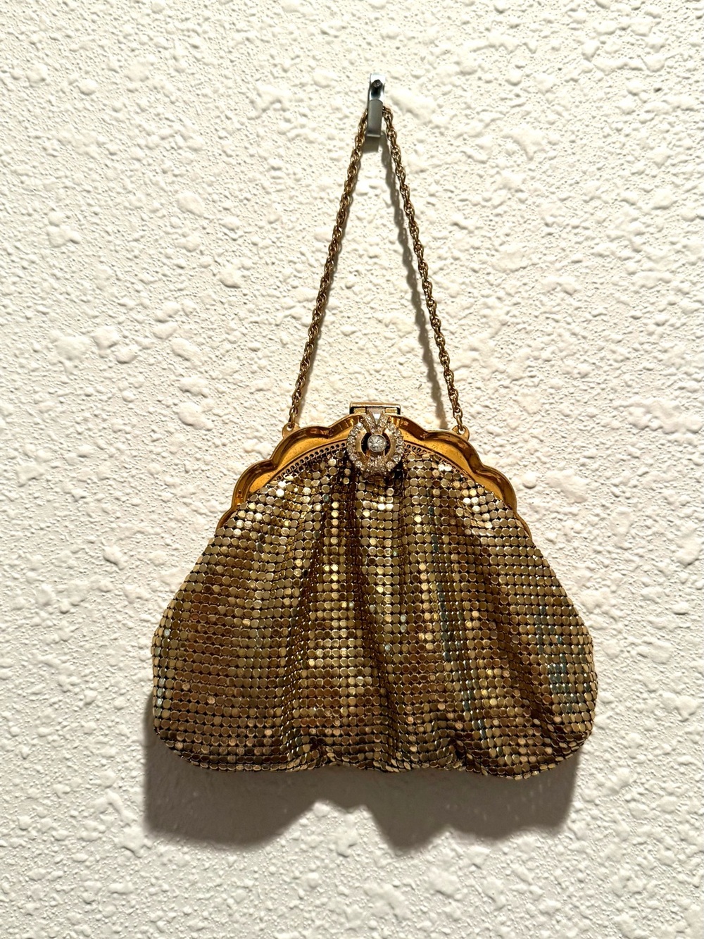 Vintage-Inspired Gold Sequin Evening Handbag